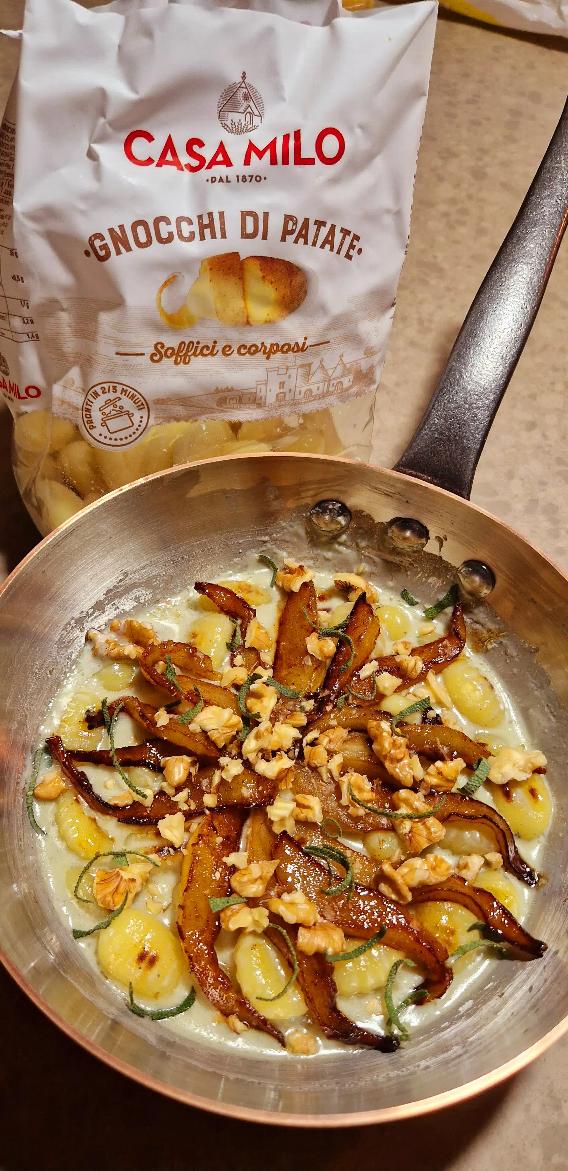 recept gnocchi pasta met gekarameliseerde peer en gorgonzola