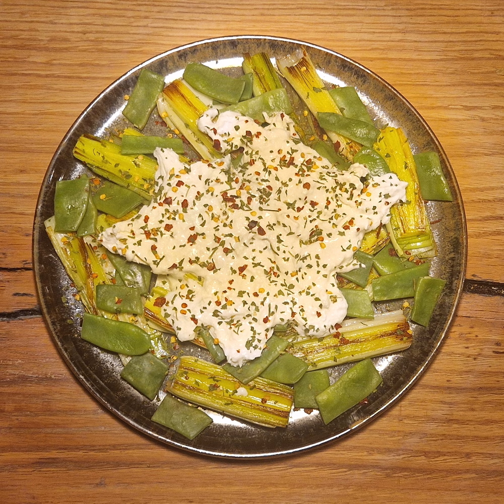 Recept Gekarameliseerde prei met burrata en aglio olio e peperoncino